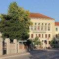 Profesori i maturanti čačanske Gimnazije protestovali peti dan zaredom zbog nove direktorke