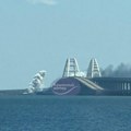 "Odjeknule eksplozije i pucnji": Krimski most se ponovo dimi