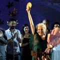 Predstava „Žensko srce u šinjelu“ Mirjane Karanović gostuje u Srpskom kulturnom centru „Ivo Andrić“ u Pekingu