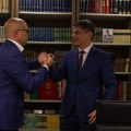 Članske karte u "udarnom" periodu: Ko je sve u samo par dana prešao u SNS?