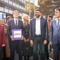 SNS: predala listu za beogradske izbore, Šapić kandidat za gradonačelnika (foto)