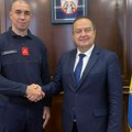 Dačić sa vatrogascem Markom Nikolićem: "On je pravi primer posvećenosti i u sportskom i humanitarnom aspektu"