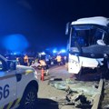 Autobus sa 47 putnika udario u liticu u Francuskoj: Dve osobe poginule, desetine povređene