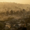 U oblasti Los Anđelesa na snazi crvena upozorenja zbog jakih vetrova i mogućeg širenja požara