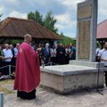 U Zalazju kod Srebrenice održan parastos za 69 srpskih civila i vojnika ubijenih 1992. godine