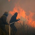 Veliki požari u Albaniji! Hitno evakuisano 2000 ljudi, izgorelo 10 kuća! Ima povređenih! (video)