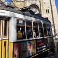 17 poginulih u Lisabonu – uspinjača iskliznula iz šina, radnici se žalili na održavanje i privatne interese