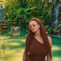 "Napuštam Srbiju i Balkan" Pevačica i glumica priznala vezu sa ženom, pa odlučila da započne novi život: Jako sam uplašena…