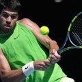 Karlos Alkaraz u četvrtfinalu Australijan opena: Španac nadigrao Tomija Pola, Medvedev ispao, prošla iva Jović