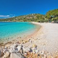 Najzanimljivija na Jadranu: Plaža u komšiluku skriva izgubljeni grad - deliće možete pronaći i u plićaku