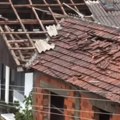 Posledice razorne oluje koja je pogodila jug Srbije: Snažno nevreme sa gradom, vetar nosio krovove kuća (video)