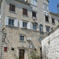 Vila u Perastu od 2 miliona evra, kuća na Košutnjaku, stan u Diplomatskom naselju i Zlatiboru: Pevač pokrenuo i biznis vredan…