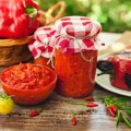 Počeli sa pet žena u 50 kvadrata: Evo šta se krije iza najuspešnije firme koja proizvodi i izvozi ajvar
