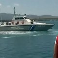 Spaseno 90 migranata sa nasukane jedrilice u Egejskom moru (foto/video)