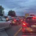 Sve stoji na Zrenjaninskom putu ka Beogradu: Nepregledna kolona vozila, do mosta se putuje skoro sat