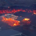 Dramatični snimci sa Islanda: Zbog užarene lave kuće plamte kao šibice