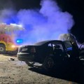 Izgoreo automobil kod Iriškog venca: Vatra buknula u haubi (foto/video)