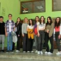 Bravo za paraćinske gimnazijalce: Odlični na Okružnom takmičenju iz srpskog jezika