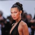 Bella Hadid vraća u modu zaboravljeni model bikinija