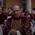 Neobičan način za informisanje kardinala: Gledaju film "Konklava" kako bi saznali kako izgleda izbor novog pape