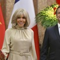 (Video) Skandal trese Francusku! Šok detalji svađe supružnika Makron Brižit odbrusila Emanuelu: Makni se gubitniče!