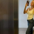 (Foto): Bojana Ristivojević u preuskim farmerkama i providnoj majici: Voditeljka (37) opalila selfi, pa otkrila koliko je…