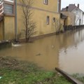 Poplave na zapadu Kosova i Metohije, pojedina mesta bez struje i vode, dosta evakuisanih