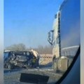 Nesreća na mostu Beška: Auto zgužvan, u njemu bila porodica sa decom, sudarili se s kombijem, kamiondžija odmah stao da…