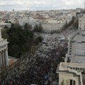 Hiljade žena zahteva ravnopravnost i protestvuje protiv rata na ulicama Španije
