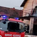Požar u stambenoj zgradi u Bukovici (VIDEO)