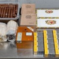 Velika zaplena carine na aerodromu: Carinici otkrili 1.000 tompusa i 50 paklica kubanskih cigareta, vrednost robe procenjena na…