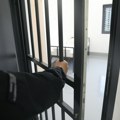 "Želim da te malo uhvatim": Smenjen direktor zatvora u Osijeku: Devojci ponudio posao u zamenu za polni odnos