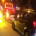 Stravičan udes u Jajincima! Jedna osoba teško povređena u sudaru autobusa i automobila (video)