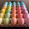 Zašto farbamo jaja na Uskrs: Šta predstavljaju kokoška i zec?