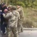 Tri ga tuku, a dvojica vuku... Pogledajte nasilnu mobilizaciju ukrajinskih građana (video)