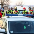 "Samo da je živa, nije mogla sama više od 500 metara": Oglasili se baka i deka nestale devojčice (2) iz Uba