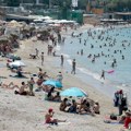 Dečaku iz Srbije stalo srce na plaži u Grčkoj! Drama u Nea Vrasni, lekar se pukom srećom zatekao na istom mestu i sprečio…