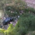 Poginula beba stara nekoliko meseci i majka Prizori stravične nesreće u kanjonu Miljacke lede krv u žilama (foto)