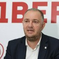 Kostić (Dveri) upitao Đurića da li je Srbija upoznata sa formiranjem migracionog centra na Kosovu