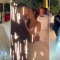 Bivša zadrugarka u raskošnoj venčanici pleše sa mužem: On nosi nanogicu, a oko njih pršti vatromet: Imali su burnu vezu