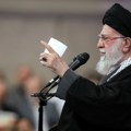 Iran gori! Bukte protesti, isključen internet, ajatolah Hamnei drži govor: "Uništavaju sopstvene ulice da bi usrećili Trampa"…
