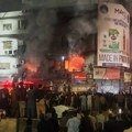 Požar zahvatio prodavnice u tržnom centru u Pakistanu: šest osoba nastradalo, 11 povređeno