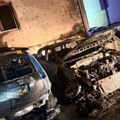 Izgorelo 6 automobila i deo fasade zgrade: Detonacije zorom digle Zemunce na noge (foto)
