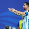 Argentina sigurna protiv Alžira, het-trik Mesija