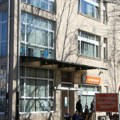 Dečak pretučen kod Medicinske škole zadobio teške povrede lica i glave