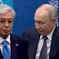 Samo pogledajte Putinov izraz lica: Oglasio se Kremlj nakon što je predsednik Kazahstana šokirao ruskog lidera! Izneo predlog…