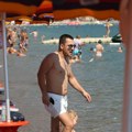 Sa samo 16 godina snimio megahit od kojeg i danas hrani šestoro dece: Pevač već 20 godina živi od jedne pesme