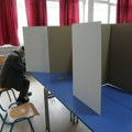 РИК предложио два концепта паравана на бирачким местима