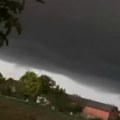 Meteorolog otkrio tačno vreme kada nevreme stiže u Srbiju Olujni front donosi kišu sa grmljavinom i grad