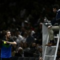 Medvedev doživeo nervni slom! Ruski teniser poludeo zbog publike u Parizu, pa ušao u žestoku raspravu sa navijačima…